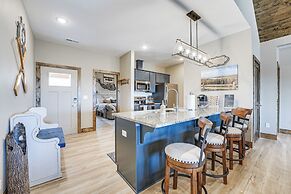 Branson Log Cabin Near Silver Dollar City & Lake!