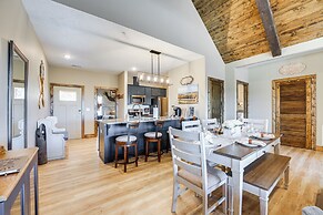 Branson Log Cabin Near Silver Dollar City & Lake!