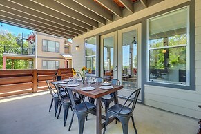 3 Mi to Dtwn: Centrally Located Austin Townhome