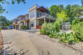 3 Mi to Dtwn: Centrally Located Austin Townhome