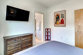 3 Mi to Dtwn: Centrally Located Austin Townhome