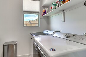 3 Mi to Dtwn: Centrally Located Austin Townhome