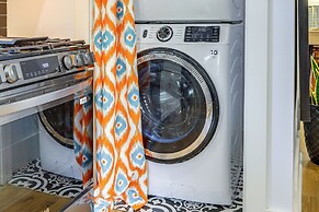 East Point Gem: 8 Mi to Dtwn Atlanta!