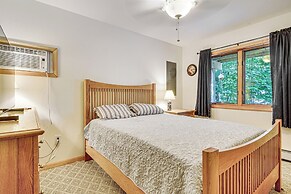 Peaceful Highland Lake Home w/ Kayaks, Dock Access