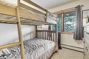 Peaceful Highland Lake Home w/ Kayaks, Dock Access