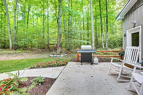 Quiet Pet Friendly Cabin w/ Fire Pit Near Lake Ann