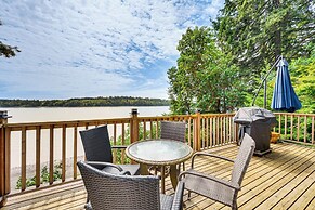 Serene Shelton Sanctuary w/ Private Beach & Kayaks