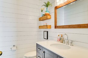 Serene Shelton Sanctuary w/ Private Beach & Kayaks