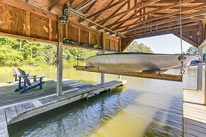 Waterfront Urbanna Home w/ Private Dock & Pool