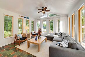 Waterfront Urbanna Home w/ Private Dock & Pool