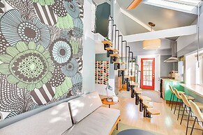 3 Mi to Boothbay Harbor: Coastal Colorful Home!