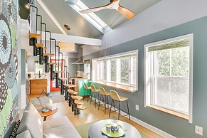 3 Mi to Boothbay Harbor: Coastal Colorful Home!