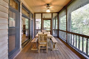 Sprawling Minnesota Home w/ On-site Lake Access