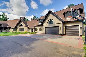 Sprawling Minnesota Home w/ On-site Lake Access
