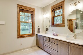 Sprawling Minnesota Home w/ On-site Lake Access