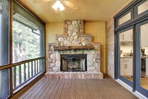 Sprawling Minnesota Home w/ On-site Lake Access