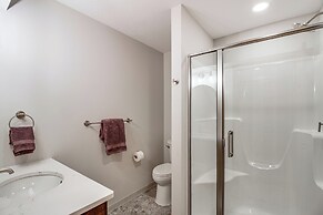 Sprawling Minnesota Home w/ On-site Lake Access