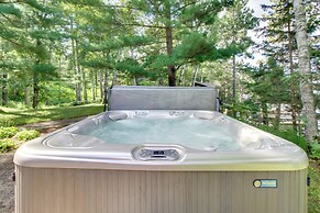 Sprawling Minnesota Home w/ On-site Lake Access