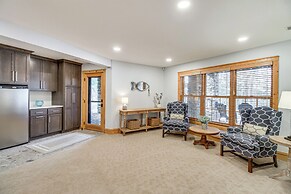 Sprawling Minnesota Home w/ On-site Lake Access