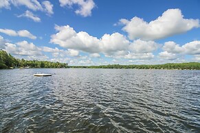 Sprawling Minnesota Home w/ On-site Lake Access