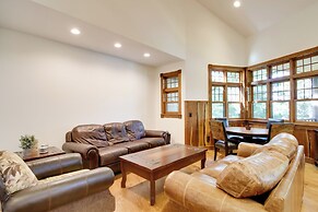 Sprawling Minnesota Home w/ On-site Lake Access