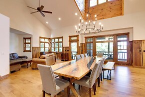 Sprawling Minnesota Home w/ On-site Lake Access