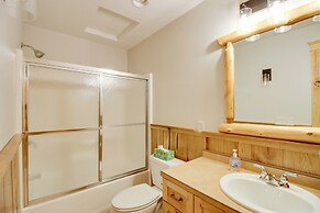 Sprawling Minnesota Home w/ On-site Lake Access