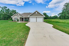 Pet-friendly Home w/ Patio in Loris!