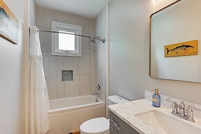 Rock Hall Retreat w/ Balcony Near Park & Marina!