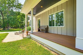 Rock Hall Retreat w/ Balcony Near Park & Marina!