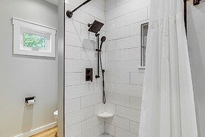 Rock Hall Retreat w/ Balcony Near Park & Marina!