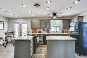 Pet Friendly Home w/ Yard & Grill in Crowell!