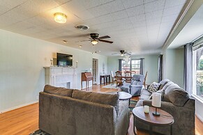 Pet Friendly Home w/ Yard & Grill in Crowell!