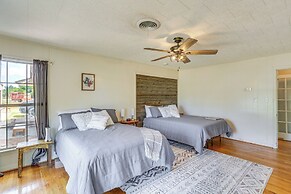 Pet Friendly Home w/ Yard & Grill in Crowell!