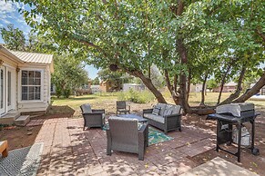 Pet Friendly Home w/ Yard & Grill in Crowell!