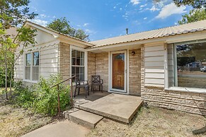 Pet Friendly Home w/ Yard & Grill in Crowell!