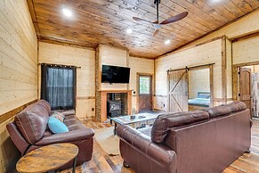 Hot Tub & Mtn Views: Pet-friendly Englewood Cabin