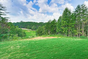 Hot Tub & Mtn Views: Pet-friendly Englewood Cabin
