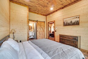 Hot Tub & Mtn Views: Pet-friendly Englewood Cabin
