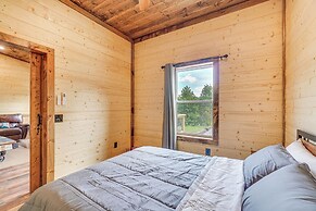 Hot Tub & Mtn Views: Pet-friendly Englewood Cabin