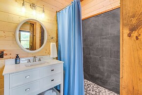 Hot Tub & Mtn Views: Pet-friendly Englewood Cabin
