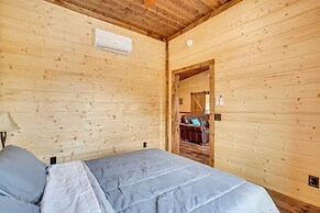 Hot Tub & Mtn Views: Pet-friendly Englewood Cabin