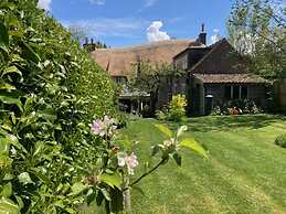 Idyllic Historic Thatched Cottage Hardy's Dorset