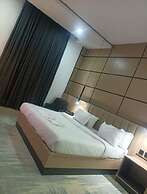 G Pinnacle Signature Hotel
