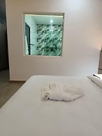 G Pinnacle Signature Hotel