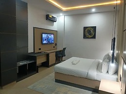 G Pinnacle Signature Hotel