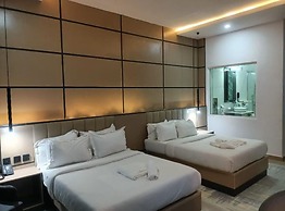 G Pinnacle Signature Hotel