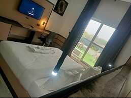 G Pinnacle Signature Hotel