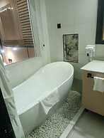 G Pinnacle Signature Hotel