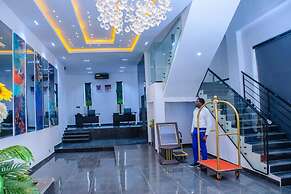 G Pinnacle Signature Hotel